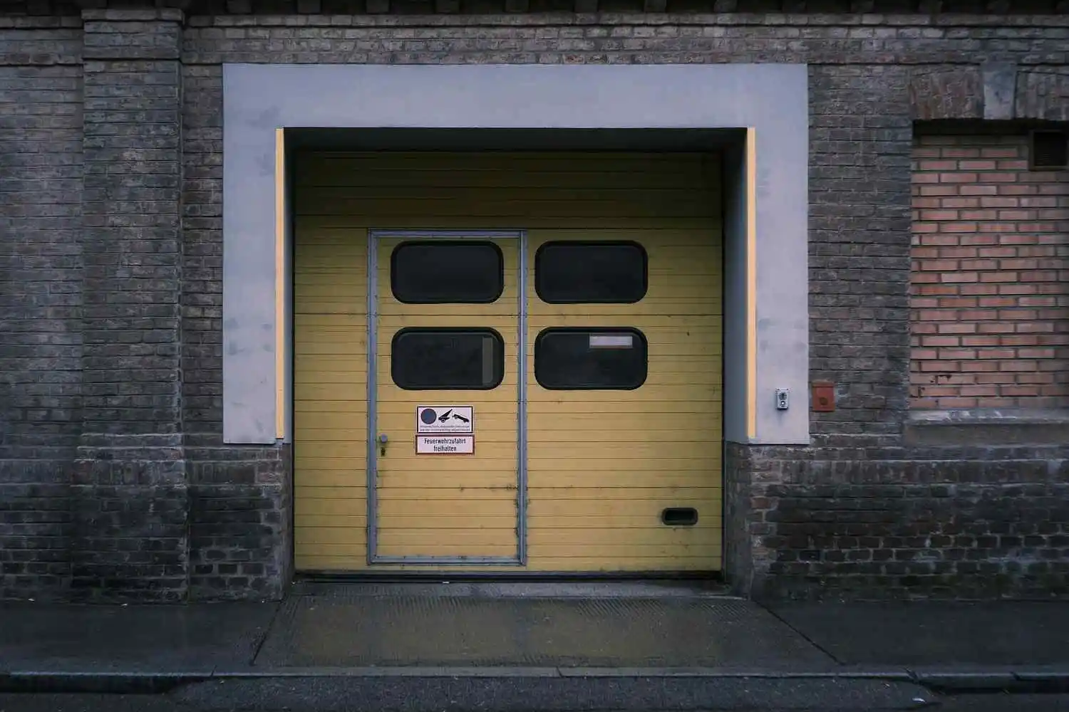 Garage-door-opener-saskatoon